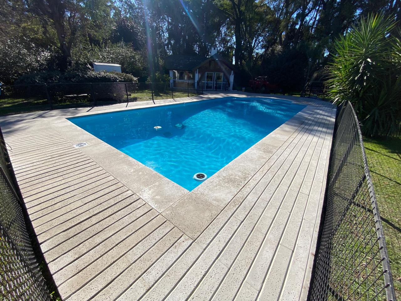 Bordes de seguridad y diseño para piscinas - Estilo y funcionalidad